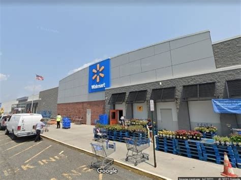 Walmart in manville nj - Private Bedroom with Private Bath available to share in a clean furnished 2 Bed Room condo, well equipped kitchen, In-home laundry etc. Wifi, Parking Included. Easy access to 22/28/Shopping , restaurants. Prefer short term rental. About 2.9mi from Manville, NJ. View Isabella's room.